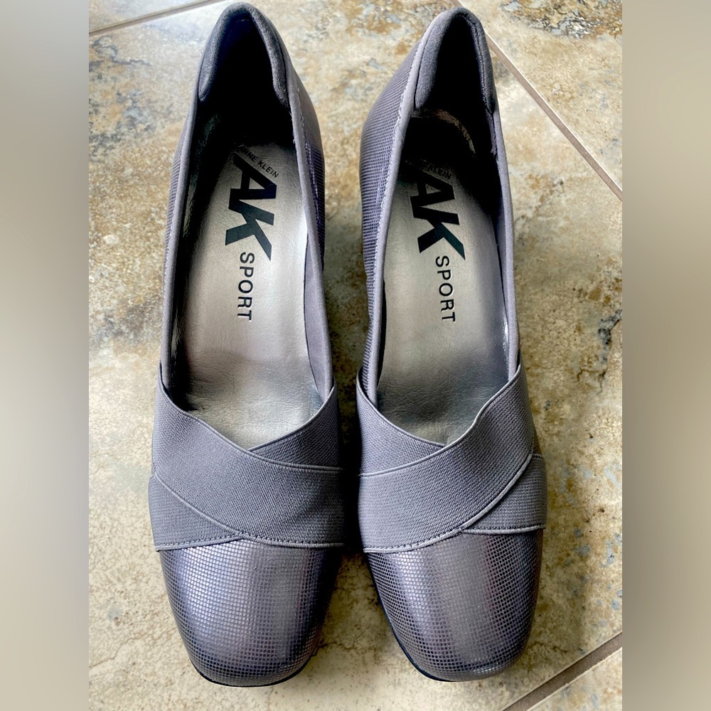 Anne Klein Sport shoe. Size 8M